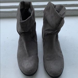 🔥3/30 SO Size 7 Ankle Booties Gray Point Toe